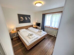 Wood, Interior Design, Bedroom, Floor, Bed, Home, Furniture, Bed Frame, Room, Hardwood