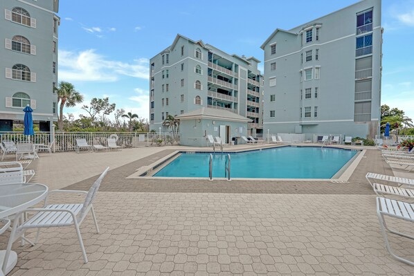 Captains Bay South Resort Style Pool!