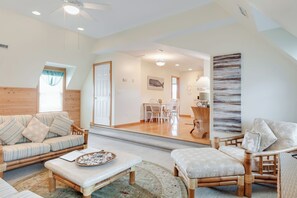 CV6AC: Scotch Bonnet A&C l Living Area