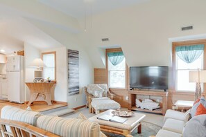 CV6AC: Scotch Bonnet A&C l Living Area