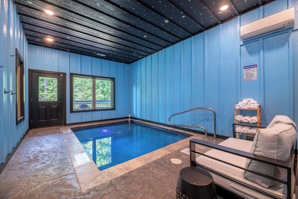 Smoky Mountain Sapphire's private indoor pool