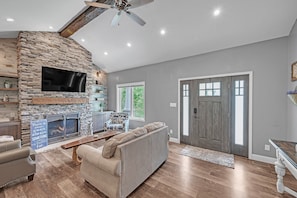 Indoors, Furniture, Living Room, Fireplace, Screen