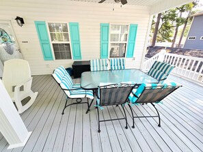 Outdoor Dining for 6