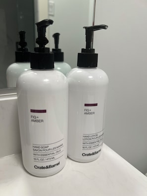 Badezimmerausstattung