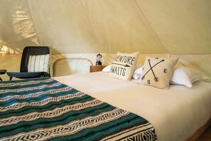 Luxury queen mattress Explorer glamping tent