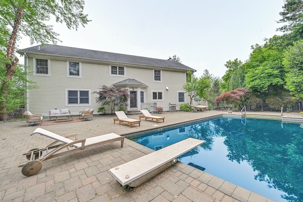 Briarcliff Manor Vacation Rental | 7BR | 6BA | 4,202 Sq Ft | Stairs Required