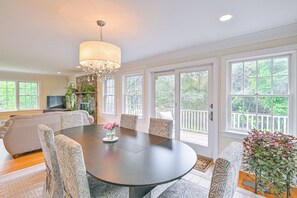 Dining Space | Dishware/Flatware | 2nd Floor
