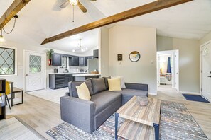 Living Room | Wood-Burning Stove | Free WiFi | Smart TV | Full Sleeper Sofa