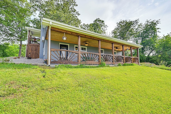 Liberty Vacation Rental | 4BR | 2BA | 1,500 Sq Ft | Stairs Required
