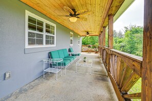 Covered Porch | Outdoor Seating | Ceiling Fans