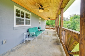 Covered Porch | Outdoor Seating | Ceiling Fans