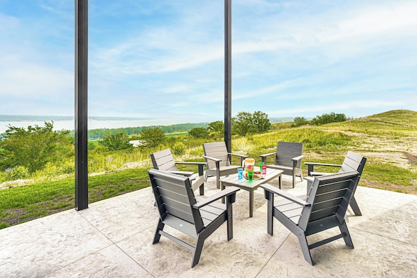Crofton Vacation Rental | 5BR | 4BA | 4,600 Sq Ft | 1 Step to Enter