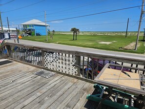 The Thirsty Prairie Bungalow has an excellent view of the Gulf of America.