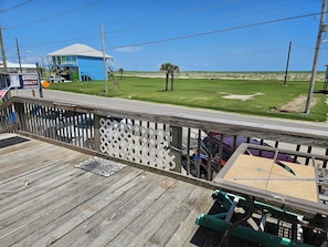 The Thirsty Prairie Bungalow has an excellent view of the Gulf of America.