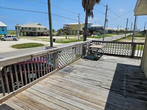 The Bungalow is located 1.3 miles from the big Grand Isle bridge. 