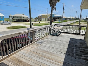 The Bungalow is located 1.3 miles from the big Grand Isle bridge.