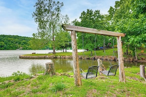 Lakefront Yard | Nearby Hiking Trails