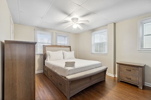 Bed linens and bath towels provided!