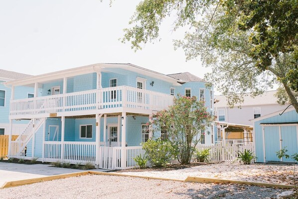 Ocean Blue is the downstairs unit in this property.

Gravel parking reserved for Ocean Blue guests, space for up to 5 cars.

Parents lay back & relax - fully fenced in yard for kids & dogs to enjoy.