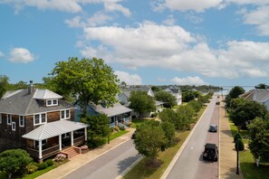 The community soundside boardwalk is located just down the street!