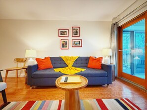 Living Room With Pull-out Sofa