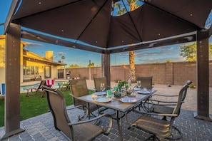 Outdoor dining