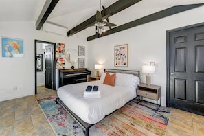 Guest House Queen Bed, piano, smart television, attached bathroom