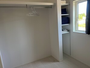 Closet/Bedroom B