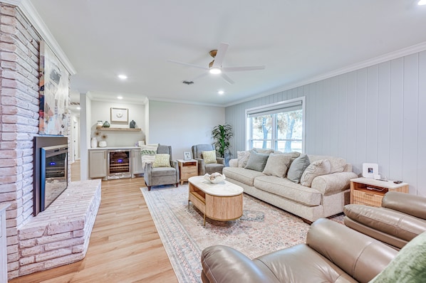 Longview Vacation Rental | 5BR | 3BA | 2,795 Sq Ft | 1 Step to Enter