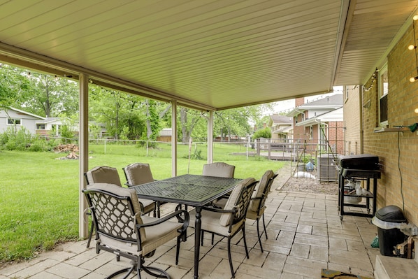 Cincinnati Vacation Rental | 2BR | 1.5BA | 1,470 Sq Ft | 7 Steps to Enter