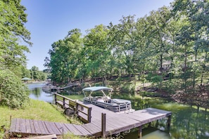 Lake Access On-Site | Private Boat Dock