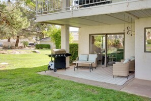 Patio | Outdoor Seating | Gas Grill