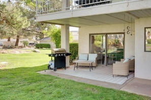 Patio | Outdoor Seating | Gas Grill