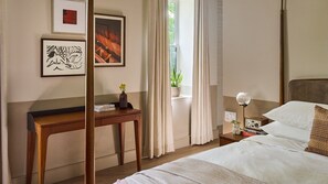 Unit with 1 King size bed