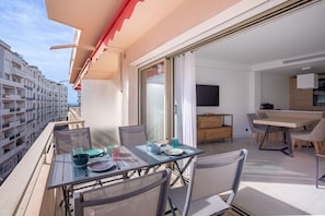 Balcony / Terrace / Patio