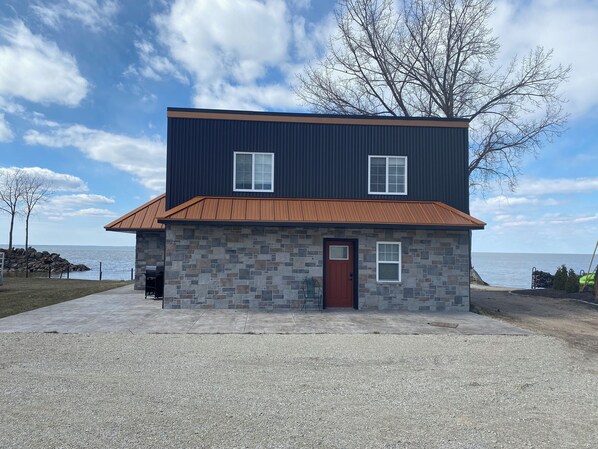 Whole house with lot for boat and vehicle storage 