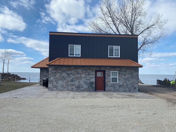 Whole house with lot for boat and vehicle storage