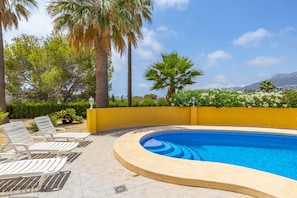 Garden,Swimming pool