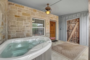 Bain à remous intérieur