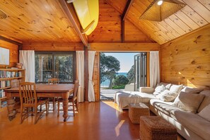 Lounge Dining