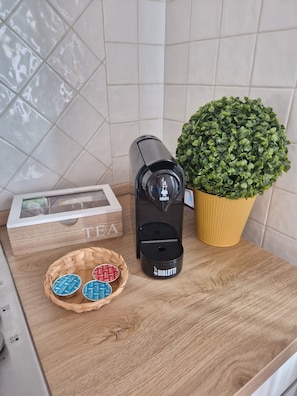Kaffee und/oder Kaffeemaschine