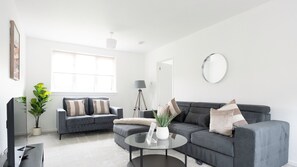 Living Room / Lounge