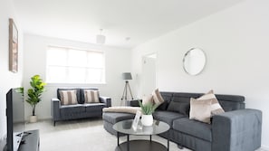 Living Room / Lounge