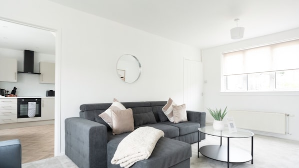 Living Room / Lounge