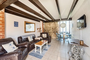 Living Room / Lounge