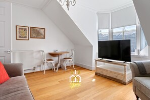 Living Room / Lounge