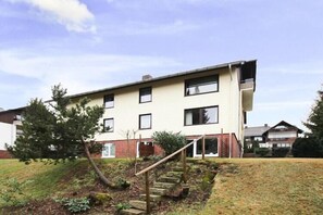 Außenseite Ferienhaus [Sommer]