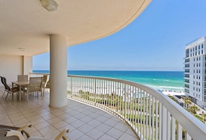 Large Corner Balcony