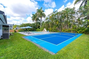 Pool, Swimming Pool, Water, Tennis Racket
