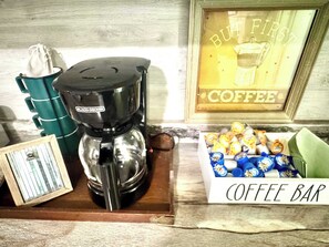 Kaffee und/oder Kaffeemaschine